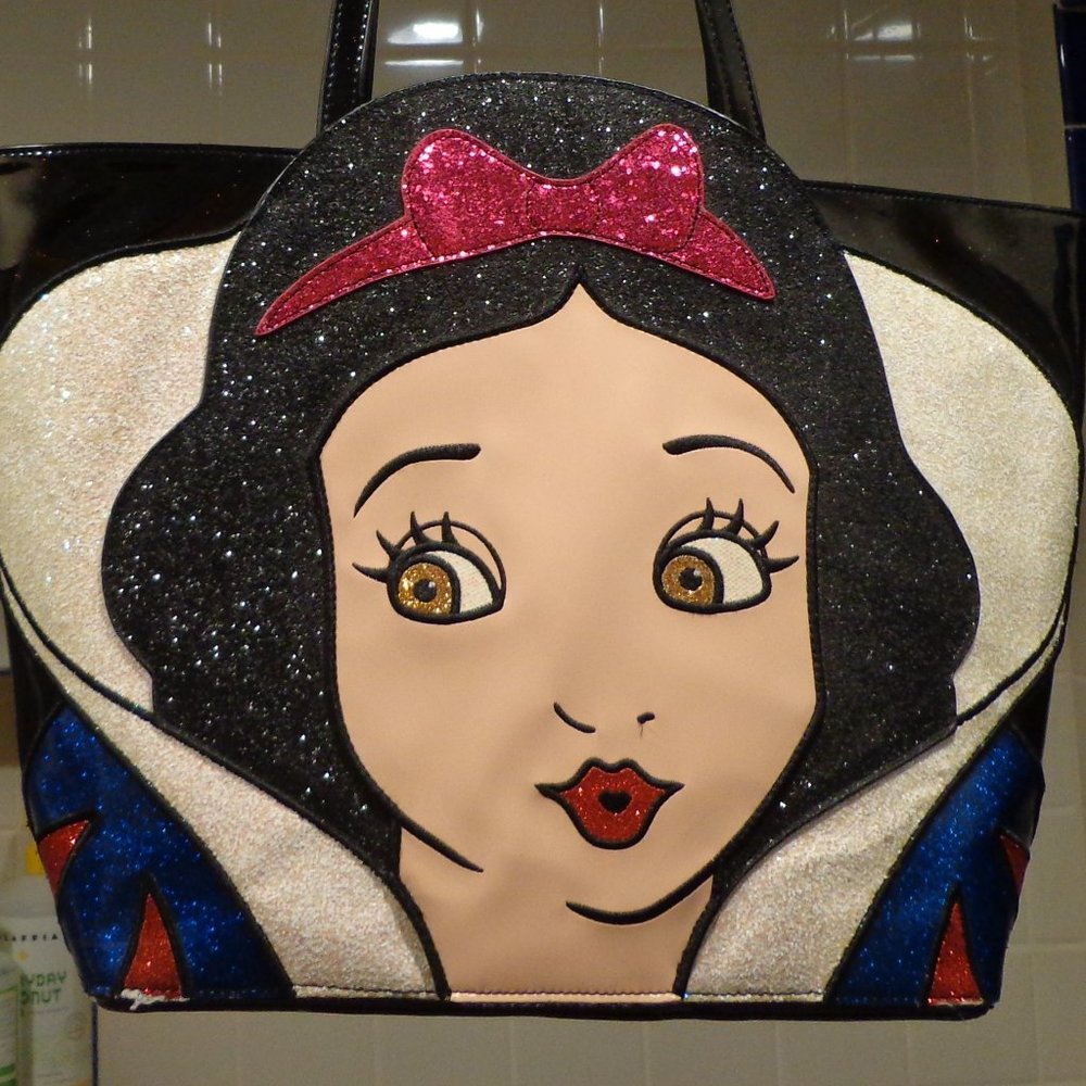 Danielle Nicole Disney Snow White Shoulder Bag